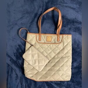 Great over the shoulder Tommy Hilfiger purse with attached wallet.